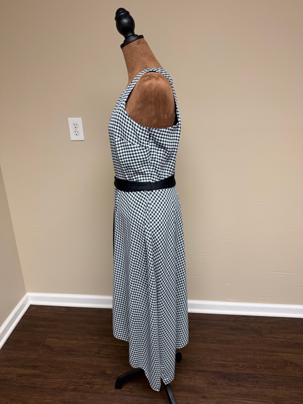 Banana Republic Black and White Gingham Midi Dress with Black Waist Tie - Picture 5 of 7